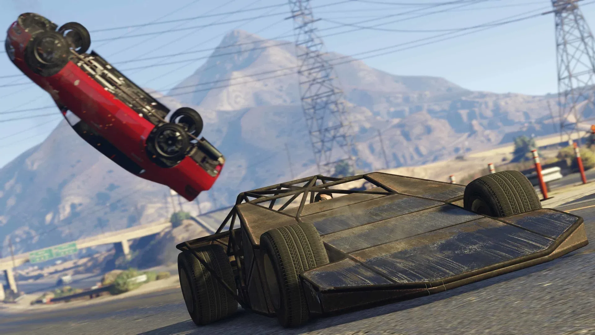 Carro capotando no ar após uma rampa, em GTA 5