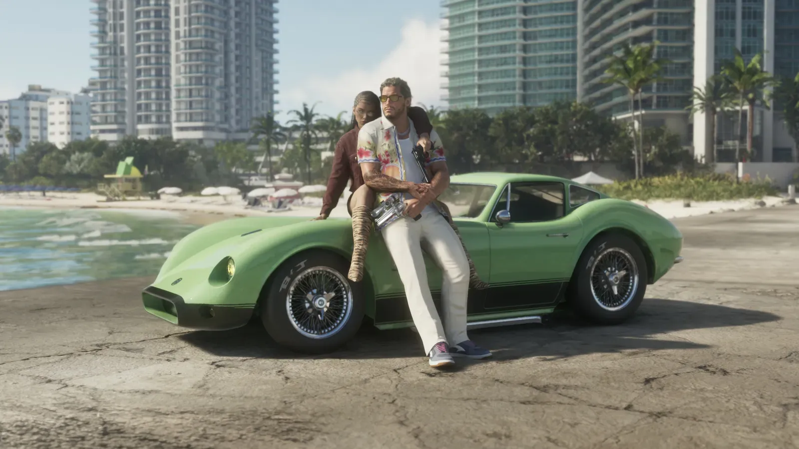 Jason e Lucia encostados em um carro esportivo verde na orla de Vice City, em imagem oficial de GTA 6